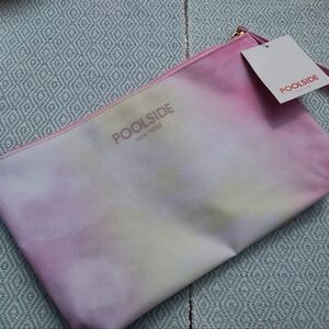 NWT Poolside Water-Resistant wet/dry clutch Travel Bag